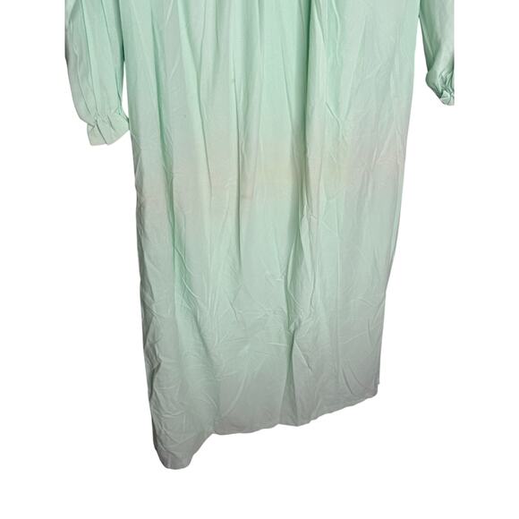 Vintage 70s/80s mint green nightgown with floral embroidery - Picture 5 of 7